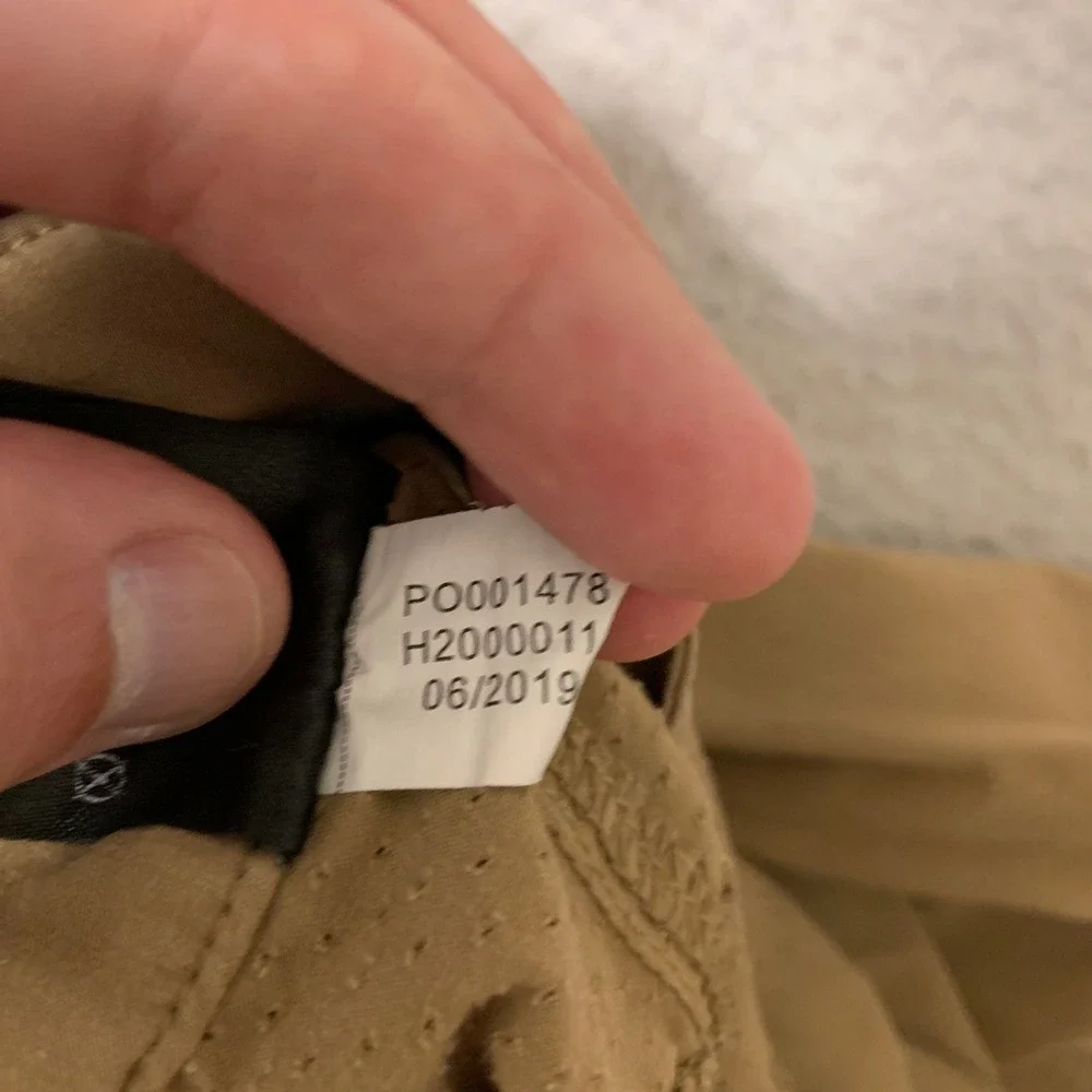 Huk Performance Fishing Shorts Mens XXL 42x10 Quick Dry Stretch Cargo Pocket Tan